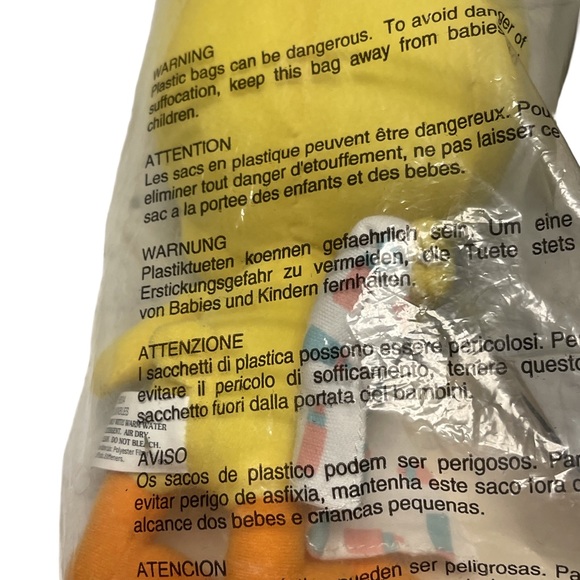 Warner Bros -Looney Tunes Baby Tweety Plush Doll Holding his Blankie.  Sz 9” NIP - Picture 5 of 7